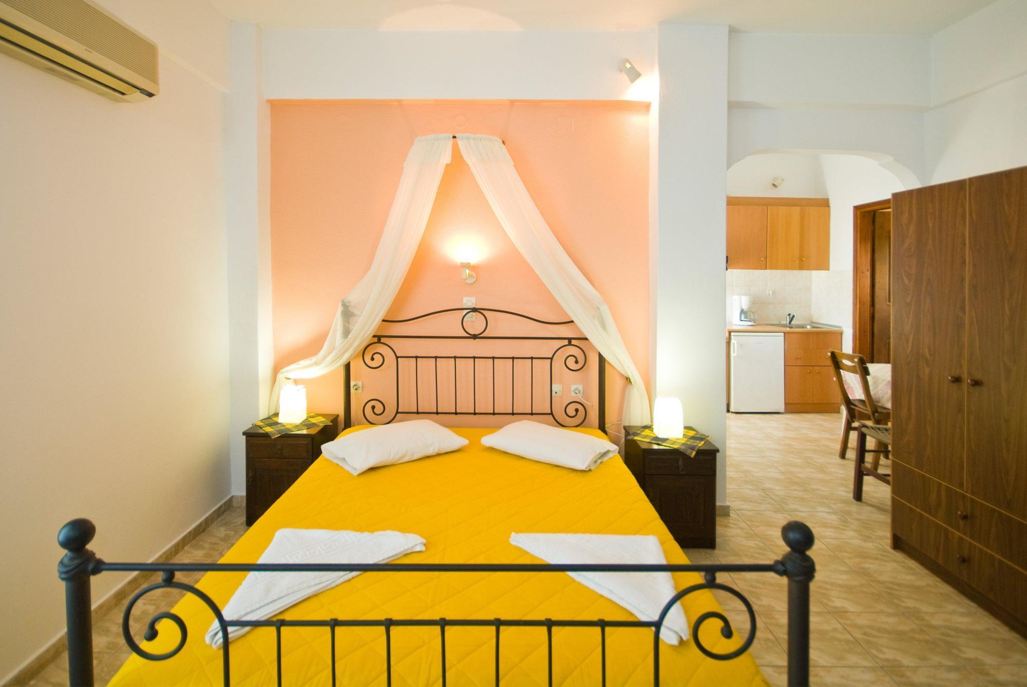 Anessis Aparthotel Fira  Exterior photo
