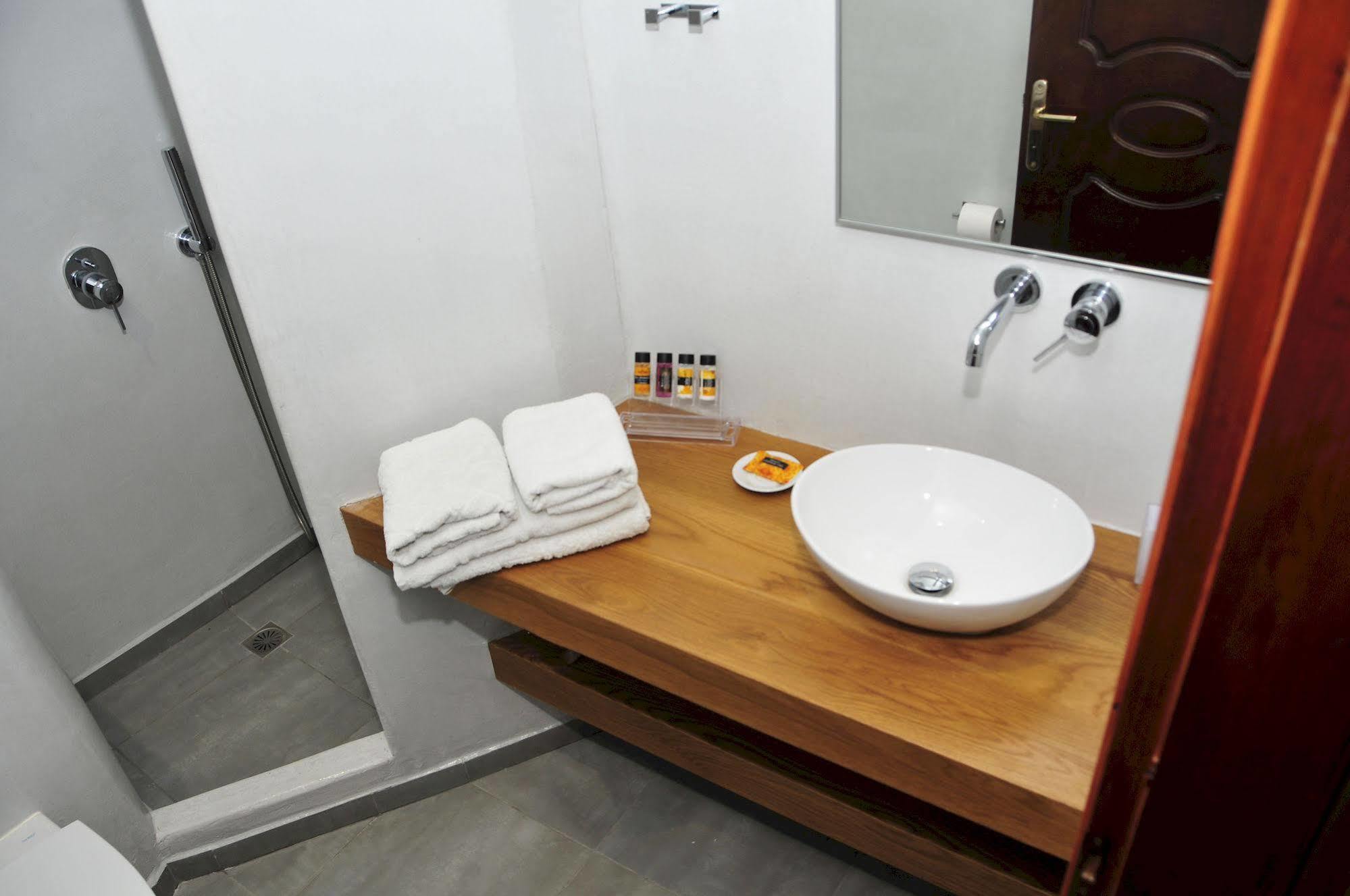 Anessis Aparthotel Fira  Exterior photo